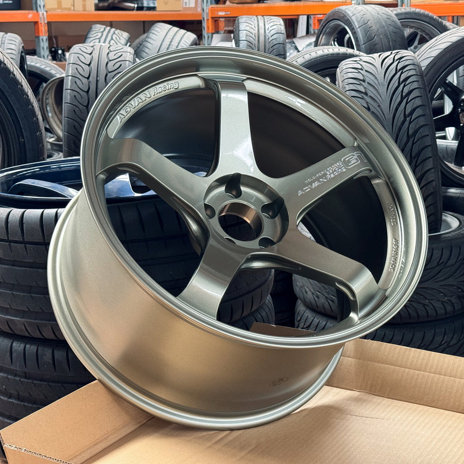 ADVAN Racing GT Beyond 20x11 +5 / 20x11 +5 5x114.3 (Racing Sand Metallic)