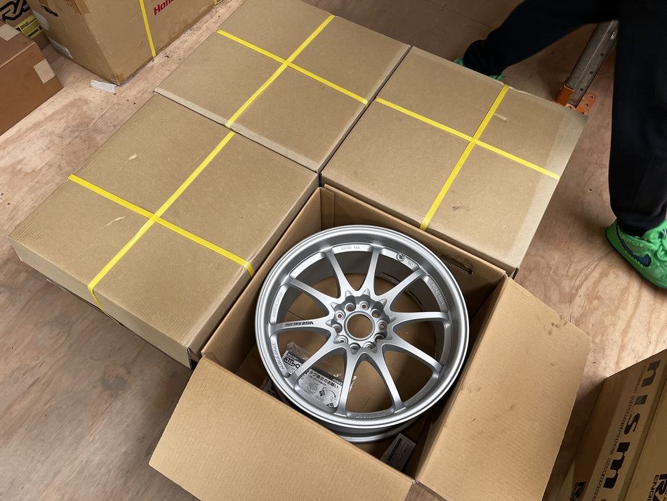 (Brand New) RAYS Volk Racing CE28 18x9.5+28 5x1143 (Silver)