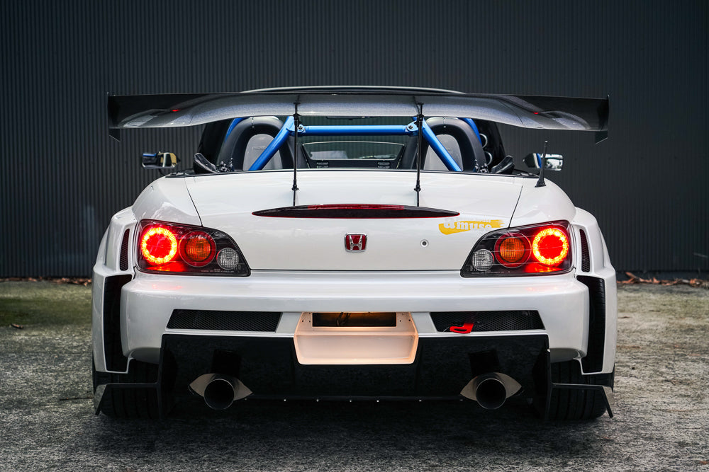 2002 Honda S2000 (Amuse R1)