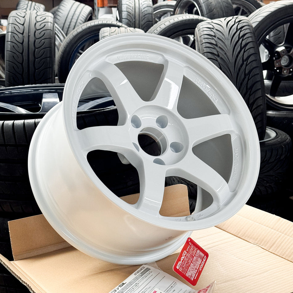 RAYS Volk Racing TE37SL 17x9.5+12 5x114.3 (DW - Dash White)