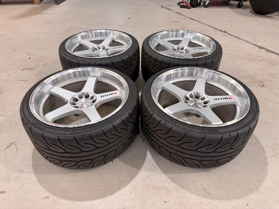 RAYS Nismo LMGT4 19x10.5+15 5x114.3 + Yokohama AD08R 265/30/19 (Pre-Owned)