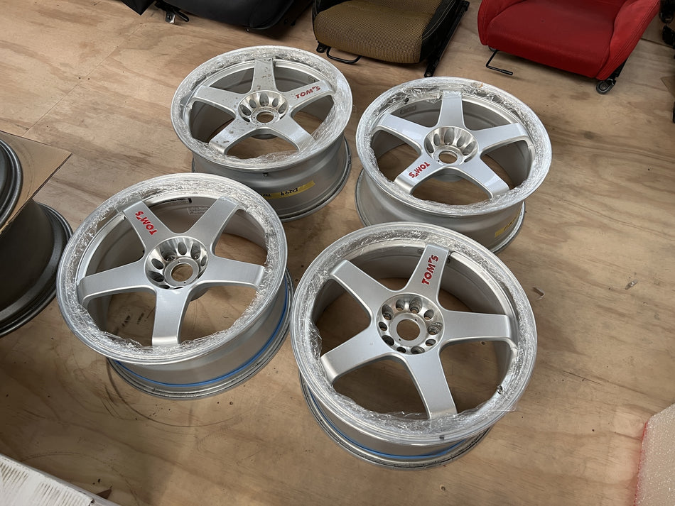 (Used) RAYS TOMS TN-06 19x8.5+26 / 19x9.5+38 5x114.3